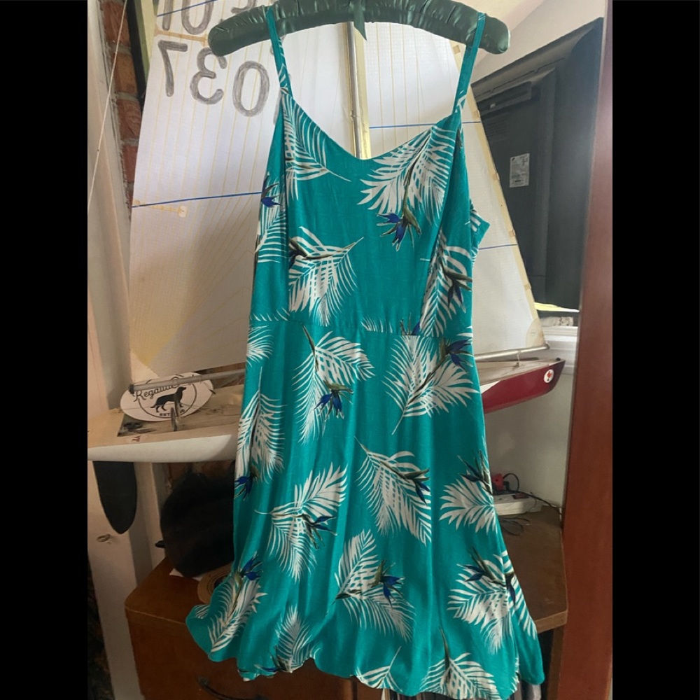 Apt. 9 summer dress; tropical print; size Med.